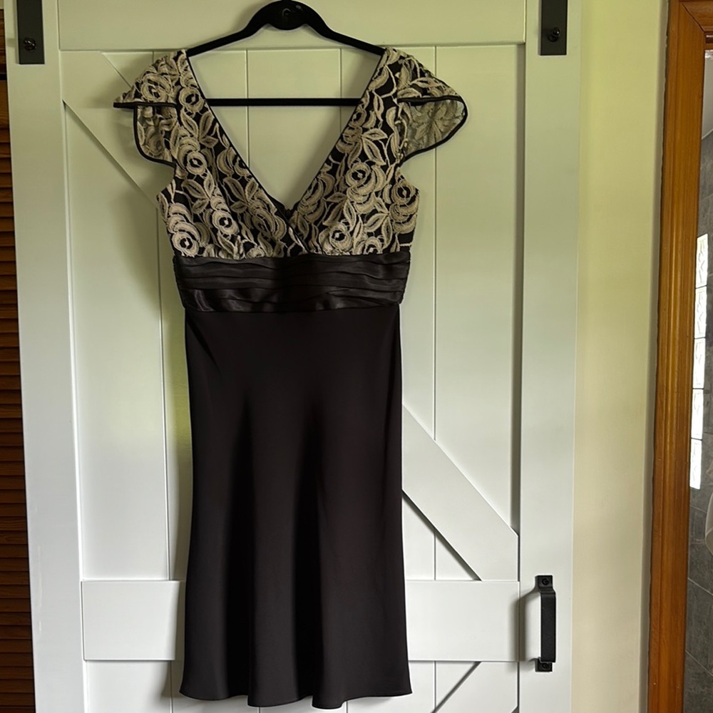 S.L. Fashions Black and Cream Sheath Midi Dress with V-Neck
